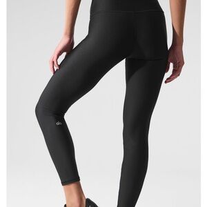 Alo Yoga 7/8 Airlift - Women's Black Leggings